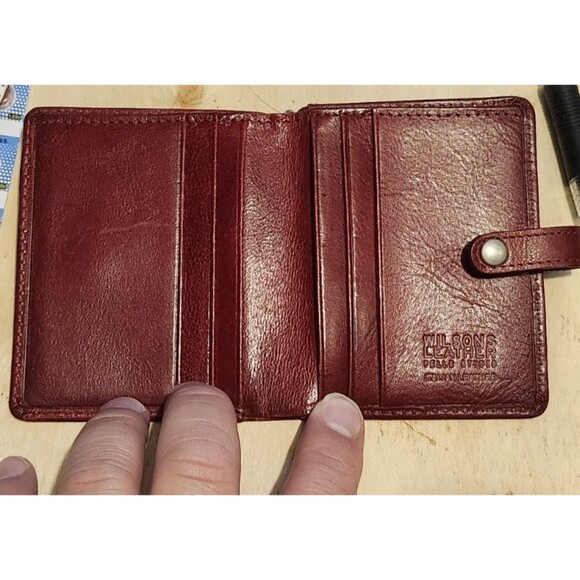 Wilsons Leather Pelle Studio Wallet – Italian Leather, Maroon, Snap Closure - Picture 3 of 5